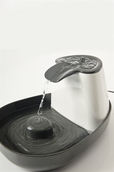 Vattenfontän cascade med rinnande vatten